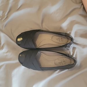 Size 10 LifeStride black shoes